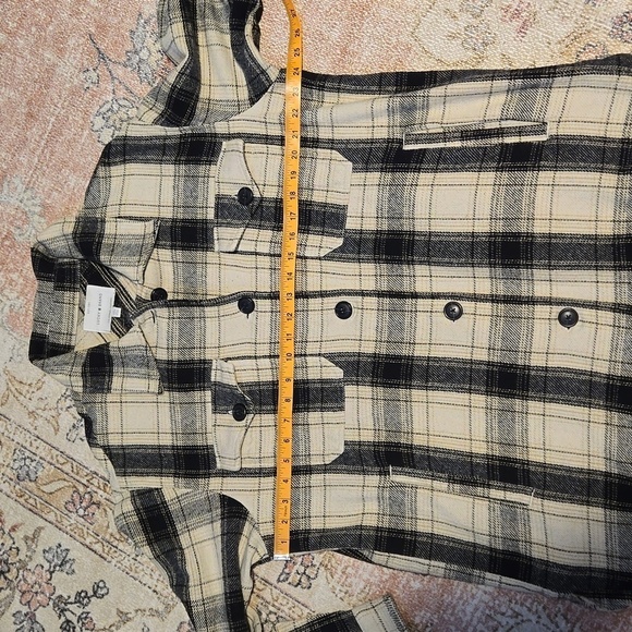 Lucky Brand Black & Cream Plaid Midweight Shacket Coat - Size Medium - Picture 10 of 12